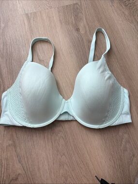 Victoria's Secret Mint Green Lightly Lined T-Shirt Bra size 38D soft  underwire